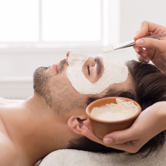 https://www.reckin-kosmetik.de/wp-content/uploads/2021/12/kosmetik-pflege-mann-reckin-kosmetik-540x540.jpeg