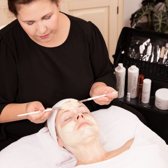 https://www.reckin-kosmetik.de/wp-content/uploads/2021/12/kraeuterschaelkur-greenpeel-reckin-kosmetik-540x540.jpg