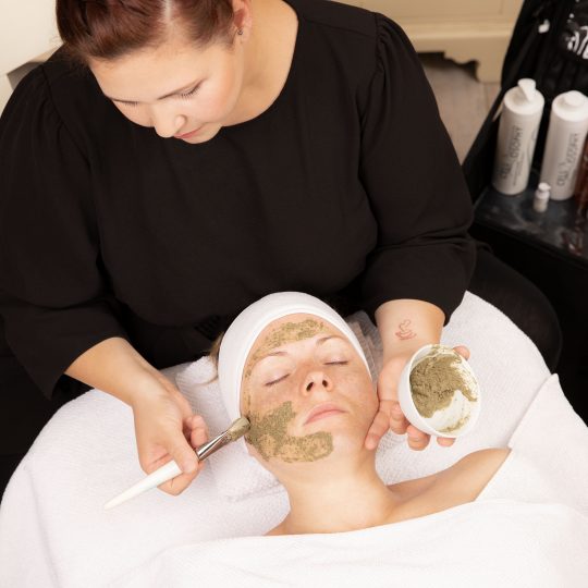 https://www.reckin-kosmetik.de/wp-content/uploads/2021/12/kraeuterschaelkur-reckin-kosmetik-540x540.jpg
